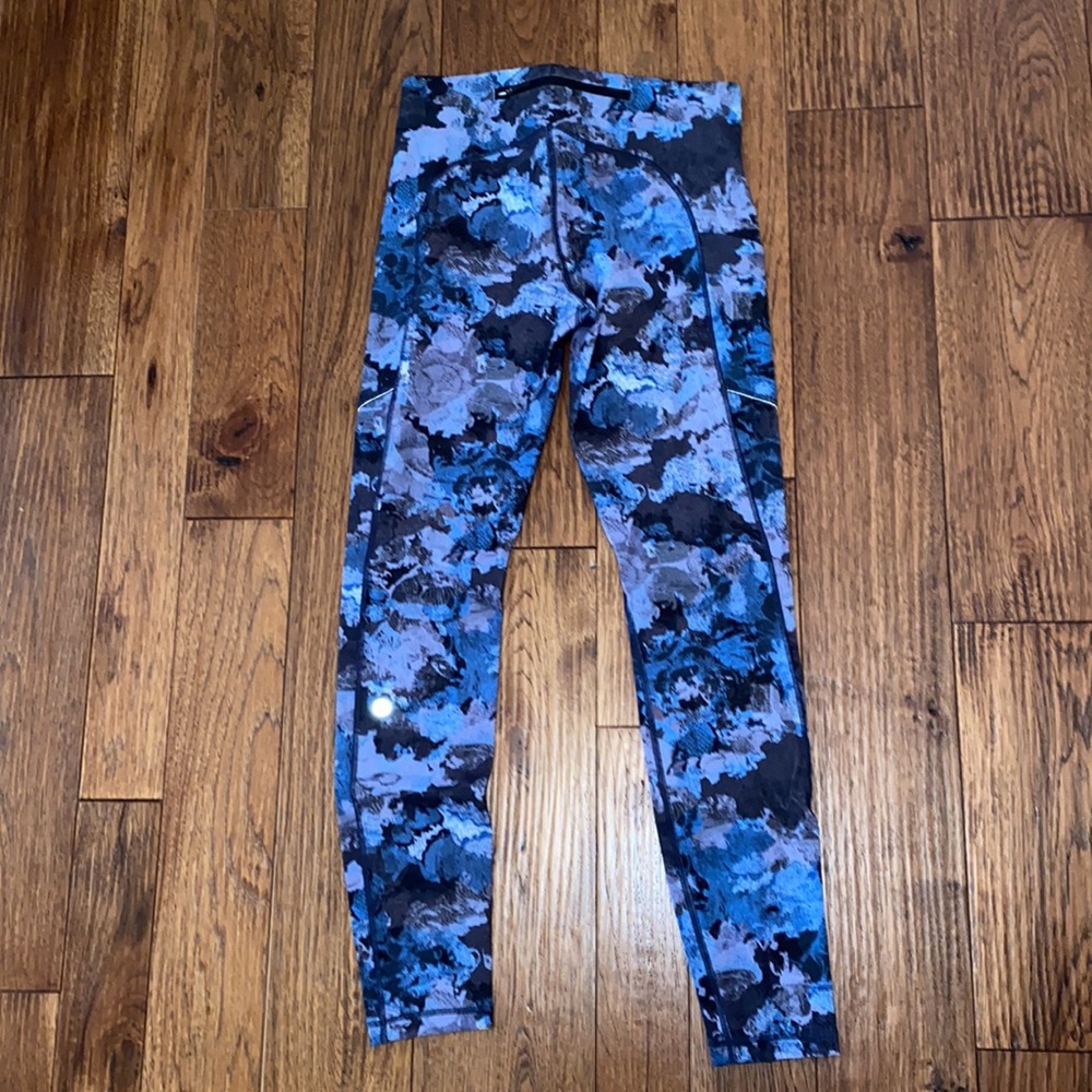 NWOT- Lululemon Leggings - Picture 3 of 6